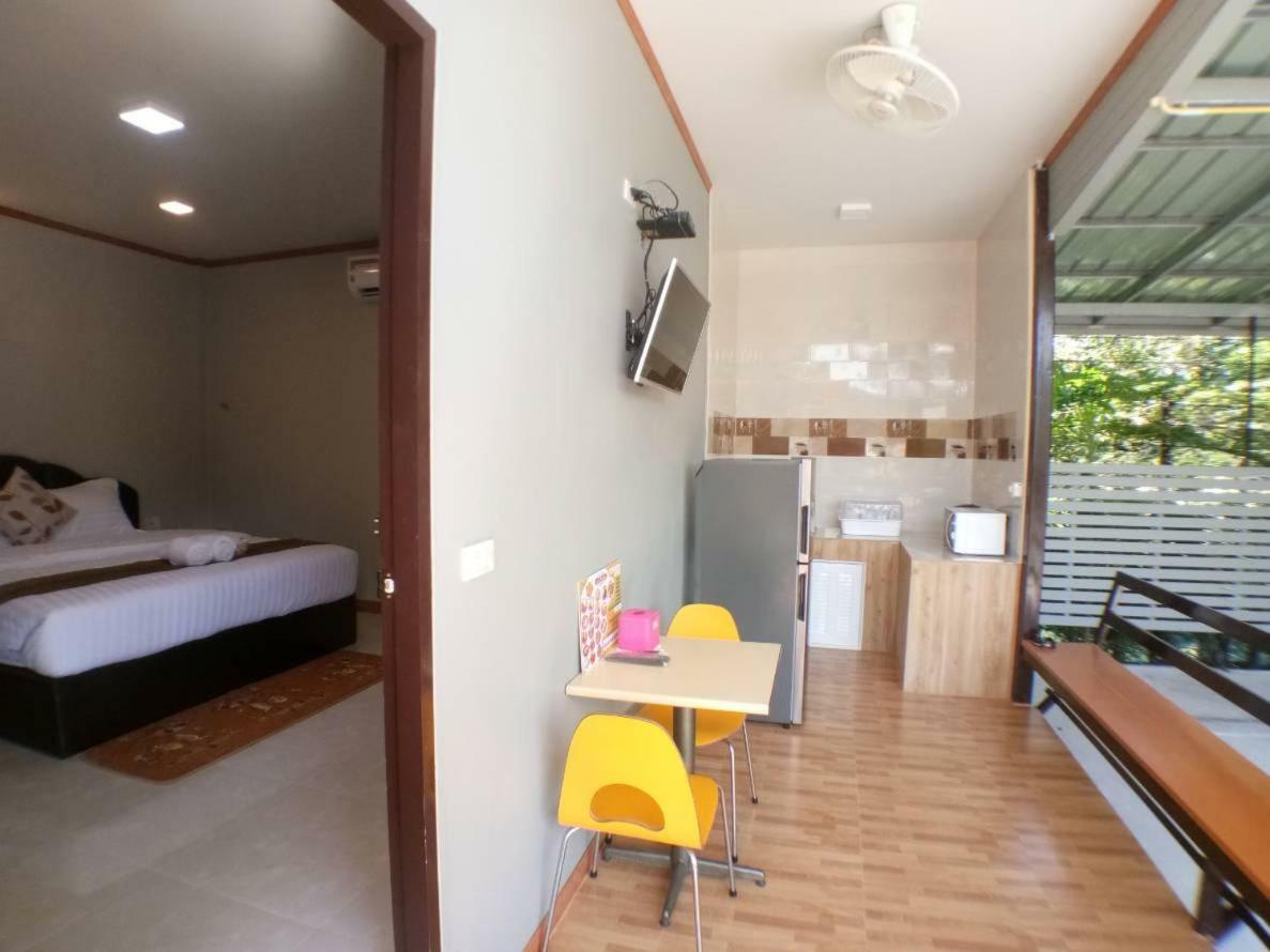 Hi Tech Resort Kabin Buri Exterior foto